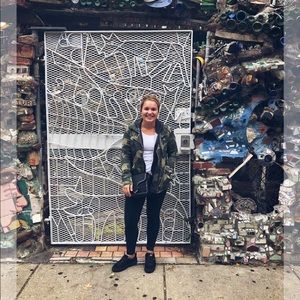 Meet your Posher, Pia